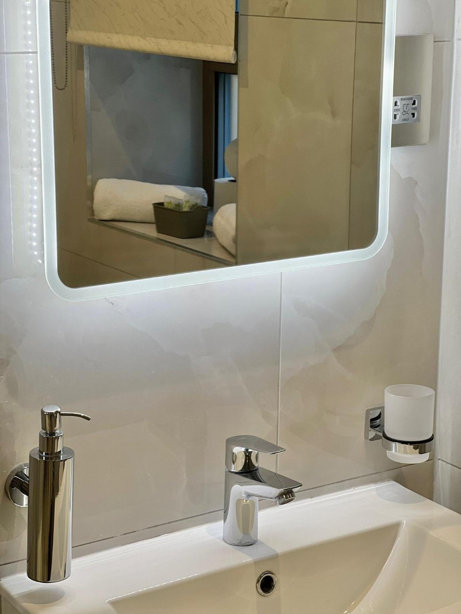 Kensington House By Solitaire Suites Slough Dış mekan fotoğraf